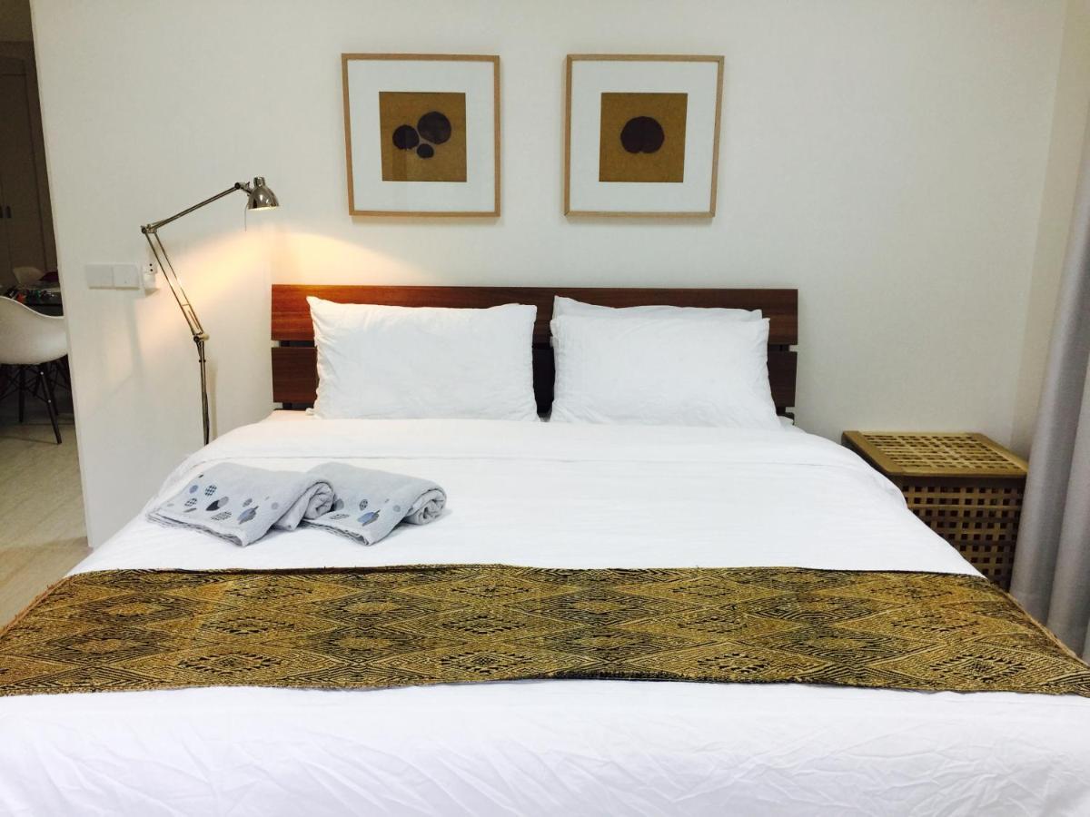 By The Sea@ Cozy Beachfront Home บาตูเฟอริงกี ภายนอก รูปภาพ
