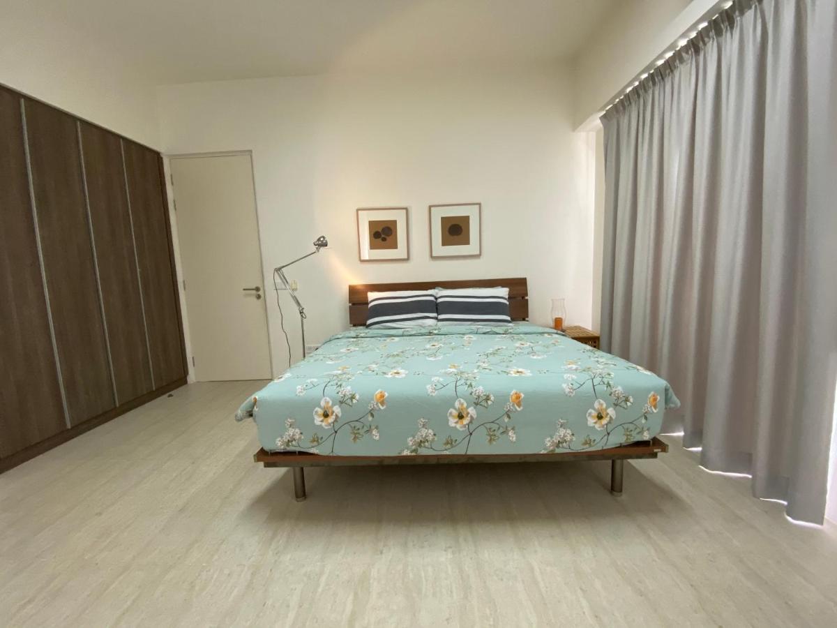 By The Sea@ Cozy Beachfront Home บาตูเฟอริงกี ภายนอก รูปภาพ
