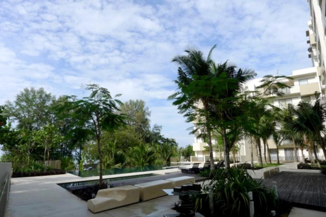 By The Sea@ Cozy Beachfront Home บาตูเฟอริงกี ภายนอก รูปภาพ